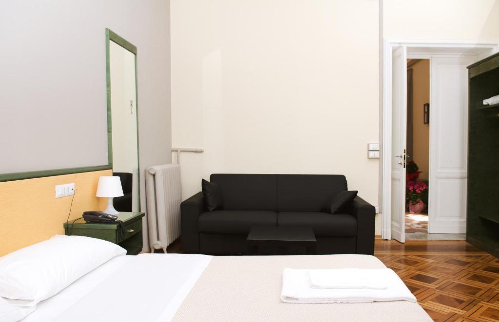 Hotel Suisse ジェノヴァ 部屋 写真