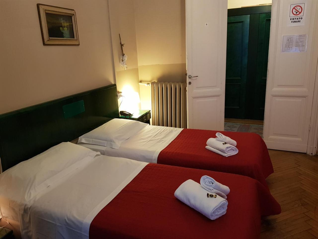 Hotel Suisse ジェノヴァ エクステリア 写真