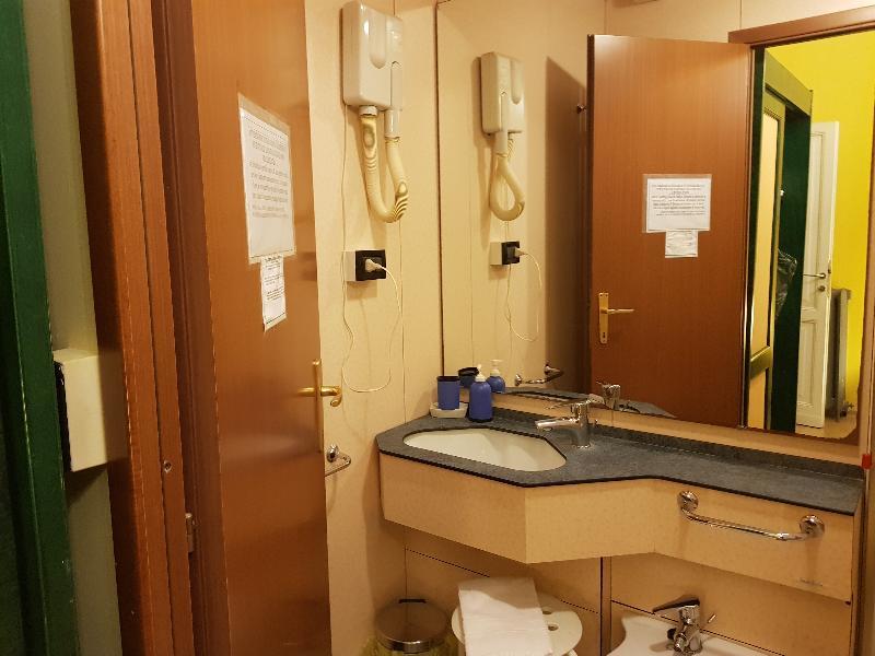 Hotel Suisse ジェノヴァ エクステリア 写真