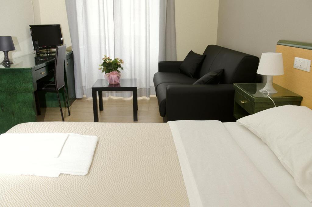 Hotel Suisse ジェノヴァ エクステリア 写真