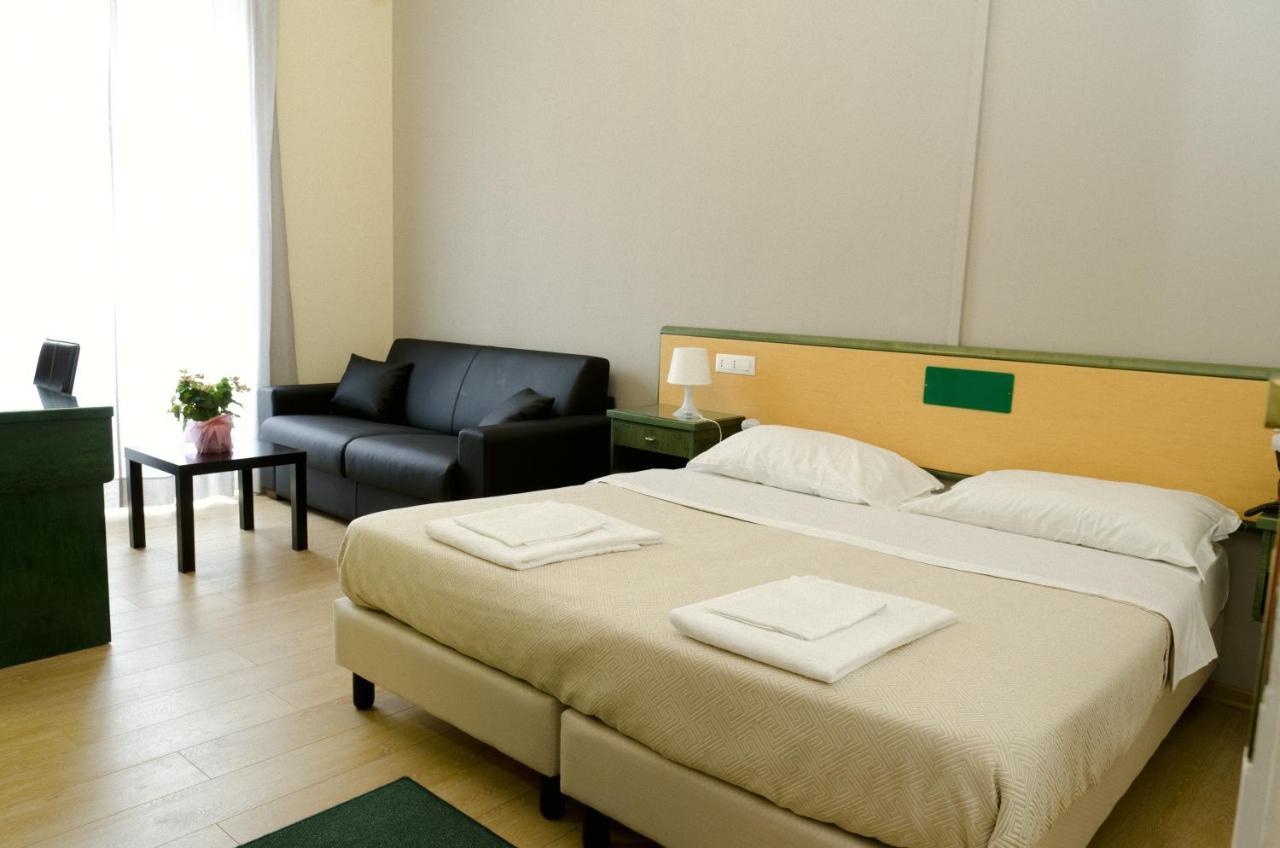 Hotel Suisse ジェノヴァ 部屋 写真